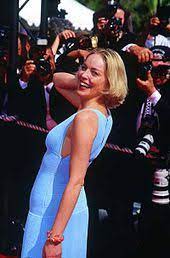 Her strict father was a factory worker, and her mother was a homemaker. Sharon Stone Wikipedia