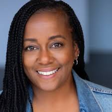 Lisa Renée (@MsAmazing2U)