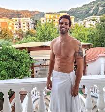 Ε ) ο μέγας αλέξανδρος ( αρχαία πέλλα, ιούλιος 356 π.χ. Spyros Nikolaidhs O Koyklos Mr Hellas Poy Paizei Sto Neo Clip Ths Kaiths Garmph