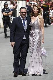 Acudió en compañía de su madre y sin la presencia de lara álvarez, algo que podría denotar una crisis o ruptura de la pareja ya que, desde hace tiempo no se. Boda Sergio Ramos Y Pilar Rubio Los Peores Vestidos Del Evento