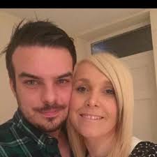 Sara Nicholson (@sazk13)