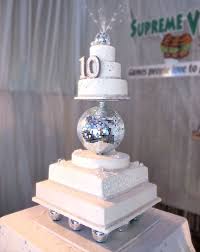 From personalised planters to bespoke metal prints, our heartfelt 10th wedding anniversary ideas will help you celebrate a decade of love in a truly romantic fashion (if this isn't the time to get a little soppy, we don't know when is). 12 Elegant 10th Anniversary Cakes Photo Silver Wedding Anniversary Cake 10th Anniversary Cake And 10th Wedding Anniversary Cake Snackncake