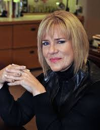 Cara Riggs's Instagram, Twitter & Facebook