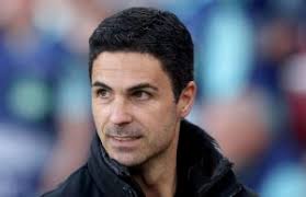 Manchester United asetti Sky Sportsin veteraanitoimittajalle yllättävän  kiellon