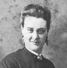 Laura Redden's Instagram, Twitter & Facebook