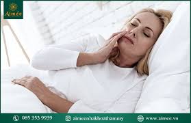 NGUYÊN NHÂN NÀO DÙNG TĂM NƯỚC BỊ ĐAU RĂNG