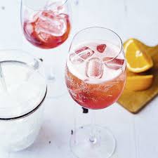Herbe Erfrischung Gefallig Die Klassische Version Des Aperol Spritz Wird Ubrigens Mit Trockenem Weisswein Statt Mit S Aperol Spritz Rezept Aperol Spritz Aperol