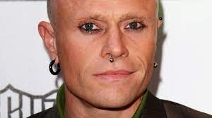 Die polizei der nordöstlich von london gelegenen grafschaft essex fand am montag die leiche des. Musik Stars Trauern Um Verstorbenen The Prodigy Sanger Promiflash De