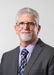 Caitlin Holmes's Instagram, Twitter & Facebook