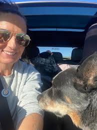 Whose dogs symptoms are worse at night? Hector good all day...,