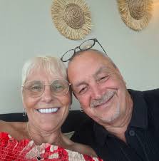 What does everyone use to clean the tv screen without smears