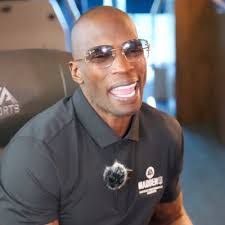 Carlton Slade's Instagram, Twitter & Facebook