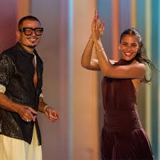 Image result for tbn:ThJbLJ9iWaHS_M::www.amrdiab.net/wallpapers/AmrDiab_Net_Kammel%2520(6).jpg