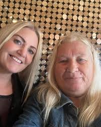 I'm a single lady out here all alone Today gona be Todaygonabealongday a  long day