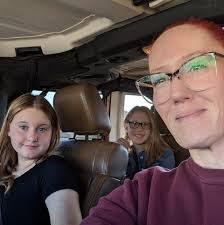 Lennon Henderson's Instagram, Twitter & Facebook