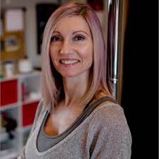 Amy Bomar's Instagram, Twitter & Facebook