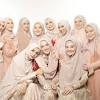 Kain satin silk yang adem dan nyaman serta memiliki warna yang cukup mengkilap akan membuat penampilan anda lebih terlihat mewah. 1