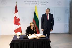 Julie payette leaves along with prime minister justin trudeau after delivering the throne speech in the senate chamber in ottawa on wednesday, sept. Governor General Of Canada Julie Payette We Can T Choose The Colour Of Our Skin Or The Gender But We Are Responsible For Our Education Kaunas University Of Technology Ktu