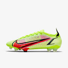 For indoor soccer stars, adidas has soccer cleats designed to help you play your best in the arena. Women S Soccer Cleats Shoes Nike Com