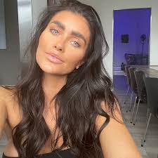 Natasha Helm's Instagram, Twitter & Facebook