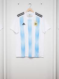 Дізнайтеся, як часто статтю selección argentina 2018 зараз шукають у google. La Seleccion Argentina Ya Tiene Nueva Camiseta Para El Mundial De Rusia 2018 Noticias Economicas Financieras Y De Negocios El Cronista