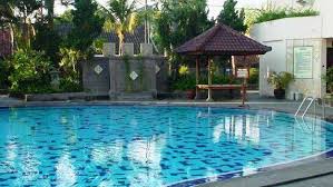 Kolam Renang Pribadi Sebagai Sebuah Sarana Olah Raga Atau Sekedar Tempat Untuk Santai Bersama Keluarga Mengutamakan Kualitas Dan Mutu P Kolam Renang Kolam Ubud