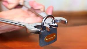 Dengan alat ini kamu dapat. Bagaimana Untuk Membuka Pintu Tanpa Kunci Beberapa Cara Yang Ada