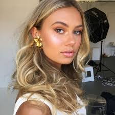 Isabella Quinn's Instagram, Twitter & Facebook