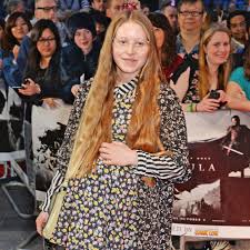 Jessie cave is nominated for the times breakthrough award 2019. Jessie Cave Die Harry Potter Darstellerin Bangt Um Ihr Neugeborenes Gala De