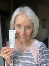 Adding hydration to mature skin with bb cream