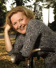 In 1971, she completed her studies at comenius university in bratislava. Magda Vasaryova Hospodarske Noviny Ihned Cz