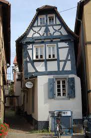 Art hotel neckar is located in the old town neckargemünd and is designed the colonial style of the 1920s and 30s. Neckargemund Rundgang Durch Die Historische Altstadt Stadtrundgang