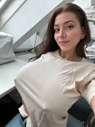 Maya Singer on X: @lavaxgrl Say hi if you think im worth it 😌😉  t.co4bymiZ57EJ t.coq7HSOzCPg8  X