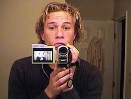 Estudio Nao Entendia Heath Ledger Como Coringa Em Batman O Cavaleiro Das Trevas Revela Roteirista Heath Ledger Documentarios Heath Ledger Coringa A primeira capa de dark knight iii: pinterest