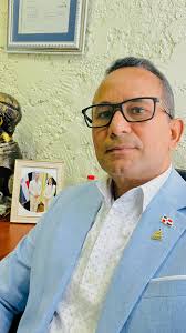 En comisión, la Licda Branny Arias y Manuel Tejeda Kuki en representación  de los 735 Vocales de La Asociación Dominicana de Vocales, Adova RD,  Sostuvimos un encuentro con la Comisión Permanente de