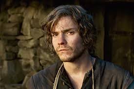 i've come to the conclusion that daniel brühl with curls is my FAVORITE  look i would crawl my way through hell crying screaming...