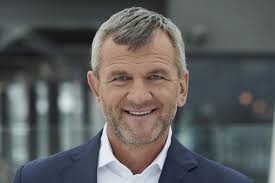 Two-faced Janus Viktor Orban or how to turn democracy into autocracy and