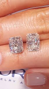 Rectangular Diamond Face Off Elongated Cushion Vs Radiant
