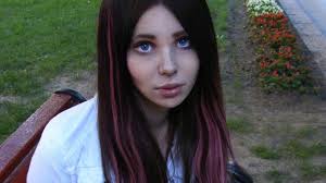 Alina Davis's Instagram, Twitter & Facebook