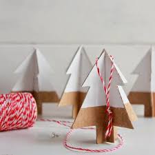 1001 Idees Creatives Comment Fabriquer Un Arbre De Noel En Carton Decoration Noel Fait Main Deco Noel Fait Main Deco Noel Fait Maison