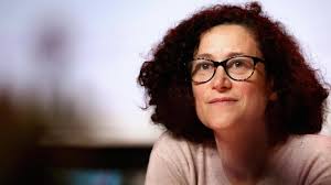 Ce jeudi 10 septembre, c'est emmanuelle wargon, ministre du logement (déléguée auprès de la ministre de la transition écologique), qui a fait une halte dans cette même rue. Poursuivre Le Dialogue De Terrain
