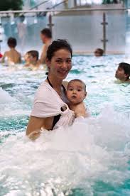 Weitere Vorteile Herzensbindung Trageberatung In Munchen Baby Schwimmbad Tragetuch Babytrage