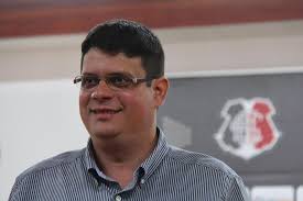 Santa Cruz opta por elenco enxuto e sem grife em 2018