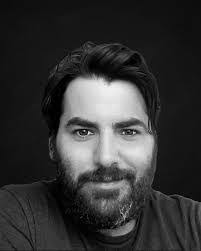 Eric Lavin's Instagram, Twitter & Facebook