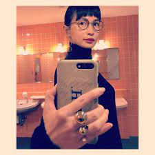 長谷川京子が“トイレ”で『ドヤ顔自撮り』の40歳…心配されるメンタル - 趣味女子を応援するメディア「めるも」