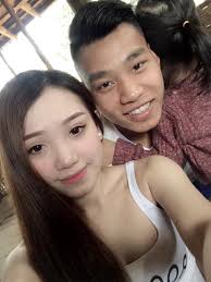 Trong những người bị đưa ra xét xử có thiếu tướng trần văn thanh, chánh thanh tra bộ công an, nguyên giám đốc công an thành phố đà nẵng. Tuyá»ƒn Thá»§ VÅ© VÄƒn Thanh Khoe Báº¡n Gai Váº¡n NgÆ°á»i Me