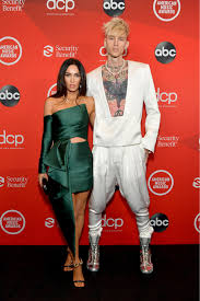 In addition to that, he has also been cast in shows and movies including the dirt, the king of. Machine Gun Kelly Megan Fox Hilft Ihm Aus Dem Drogensumpf Gala De