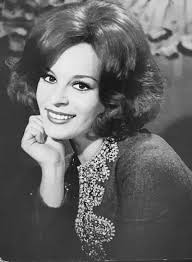 Türk Sineması´nın kraliçesi Hülya Koçyiğit´in az bilinen 10 fotoğrafı! -  Magazin Fotoları | AKŞAM