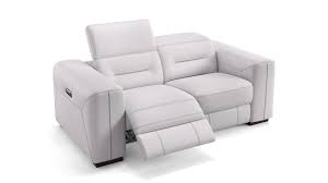 Das elektrisch verstellbare ecksofa überzeugt durch die funktion, aber auch das aussehen ist gelungen, denn dies wird immer wieder von kunden betont. Corato Sofa Elektrisch Ausfahrbar Sofanella Sofanella