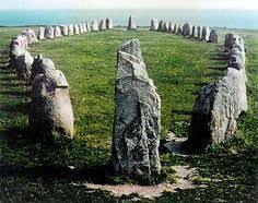Piedras De Ale O Ales Stenar En Sueco Es Un Monumento Megalitico De Scania En El Sur De Suecia Consiste En Un Bar Megalithic Monuments Viking Culture Sweden